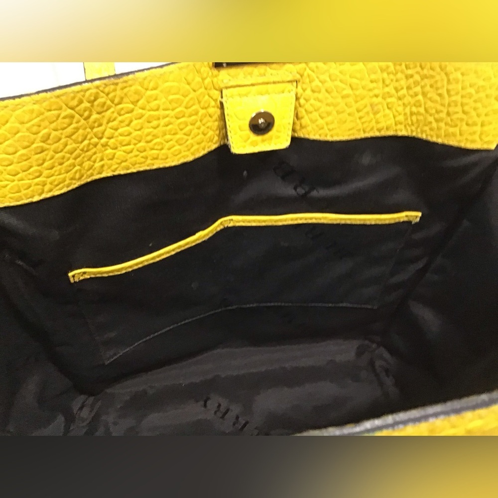 Burberry bags - Picture 10 of 12